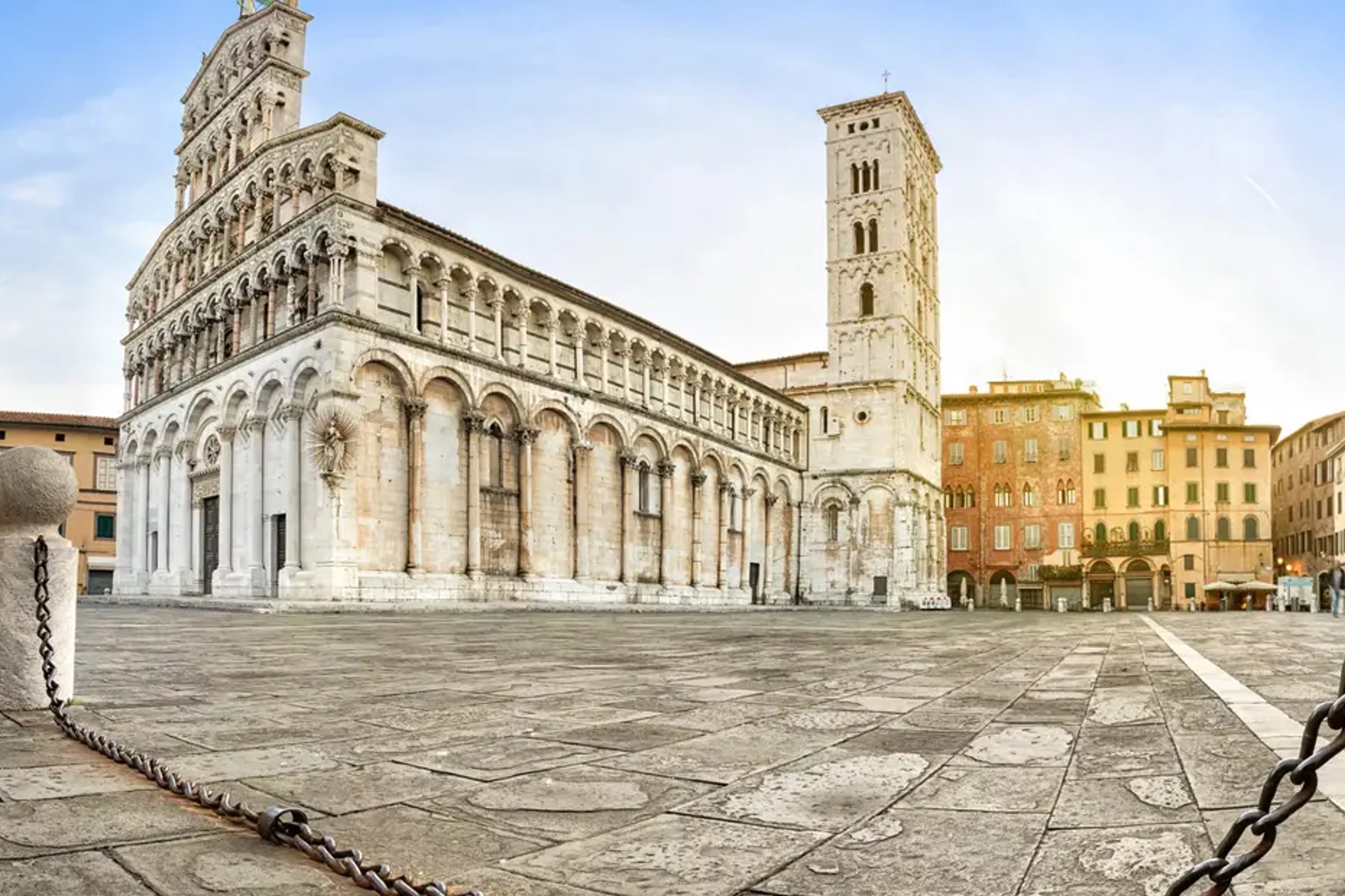 Pisa, Lucca and Tuscany Private Tour from Livorno